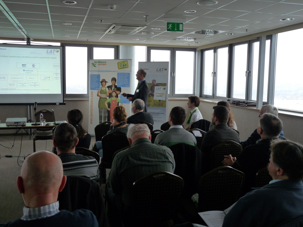 Az N-Pilot® használatának előnyeit a január 30-án tartott rendezvényen Wolfgang Hofmair vezető agronómus ismertette