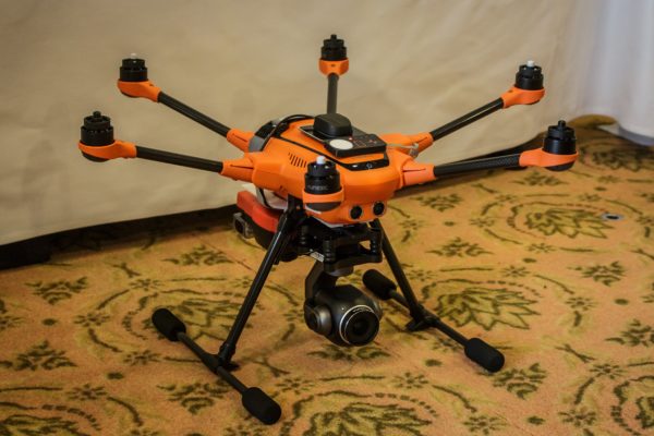 a mezőgazdasági drónok a táblák feltérképezését, a permetezést és a beporzást is képesek elvégezni - képünk illusztráció, Magyarországon készült - Forrás: Adam's Photovision