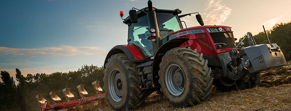 A Massey Ferguson traktorok jókora teljesítményt tudnak leadni a különböző munkák során 