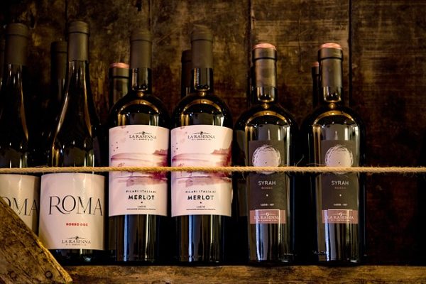 Hatalmas mennyiségű olasz bor vált eladhatatlanná a koronavírus miatt bevezetett korlátozások hatásai következtében