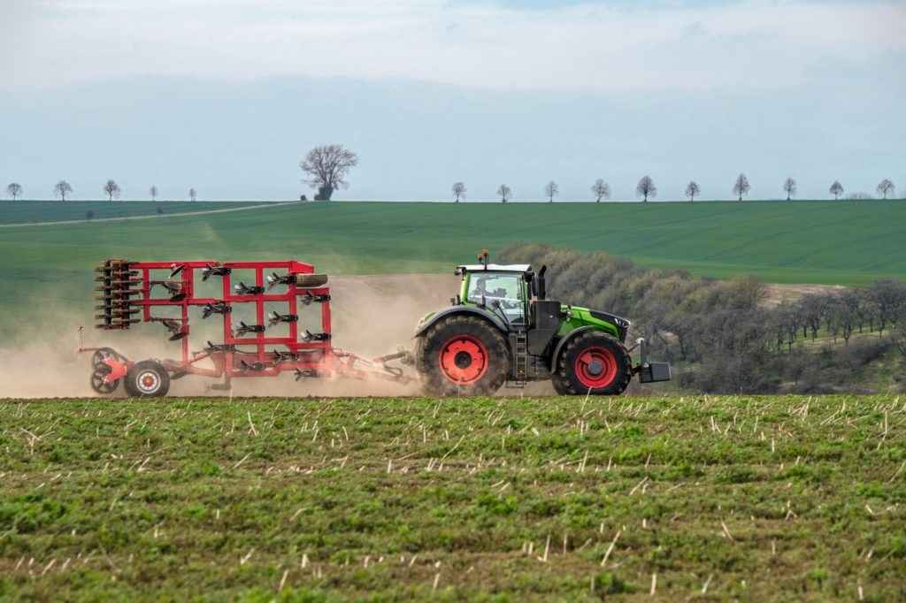 A Német Mezőgazdasági Szövetség (DLG) újdonságokkal foglalkozó bizottsága „Agritechnica 2022 -Ezüst Innovációs Díjjal” tüntette ki az öntisztító légszűrőrendszert
