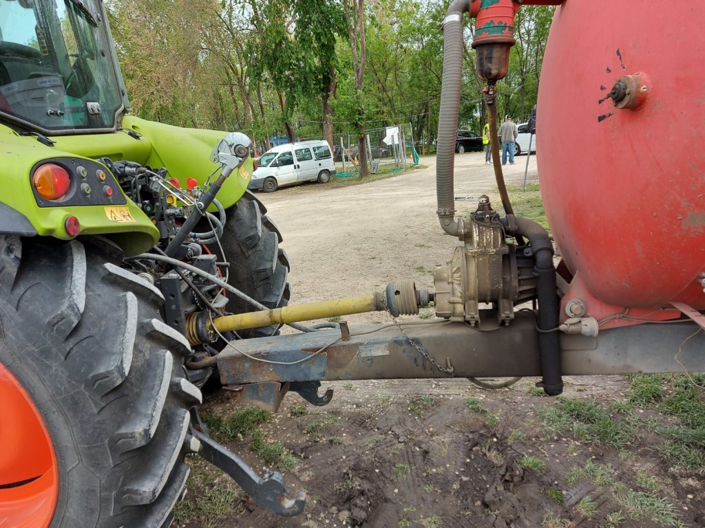 Hasonlóság a legnagyobb mezőgépek és a szauropodák között: talajtömörödést okoz a tömegük - Fotó: Magro.hu, CSZS, Hódmezővásárhely