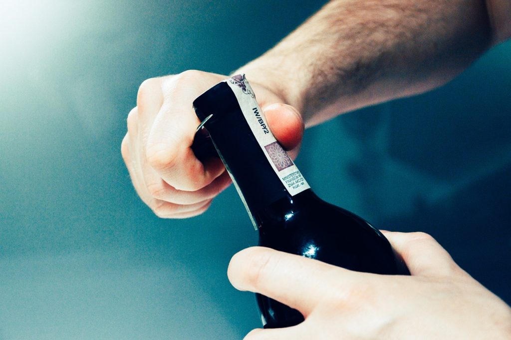 Öt európai ország megkérdezett fogyasztói szerint egyre jobban elfogadják a digitális címkék használatát az alkoholos italokon is