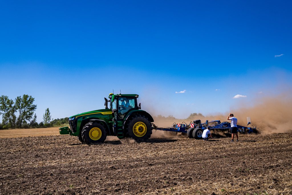 Csökkenő támogatás mellett tizedével nőtt az agrárüzemek árbevétele, és a mezőgazdaság jövedelmezősége 12 százalékkal emelkedett – írta az Agrárközgazdasági Intézet (AKI) Tesztüzemi Információs Rendszere - Fotó: KITE Zrt. Extrém Talajtani Tábor, Nádudvar, 2022