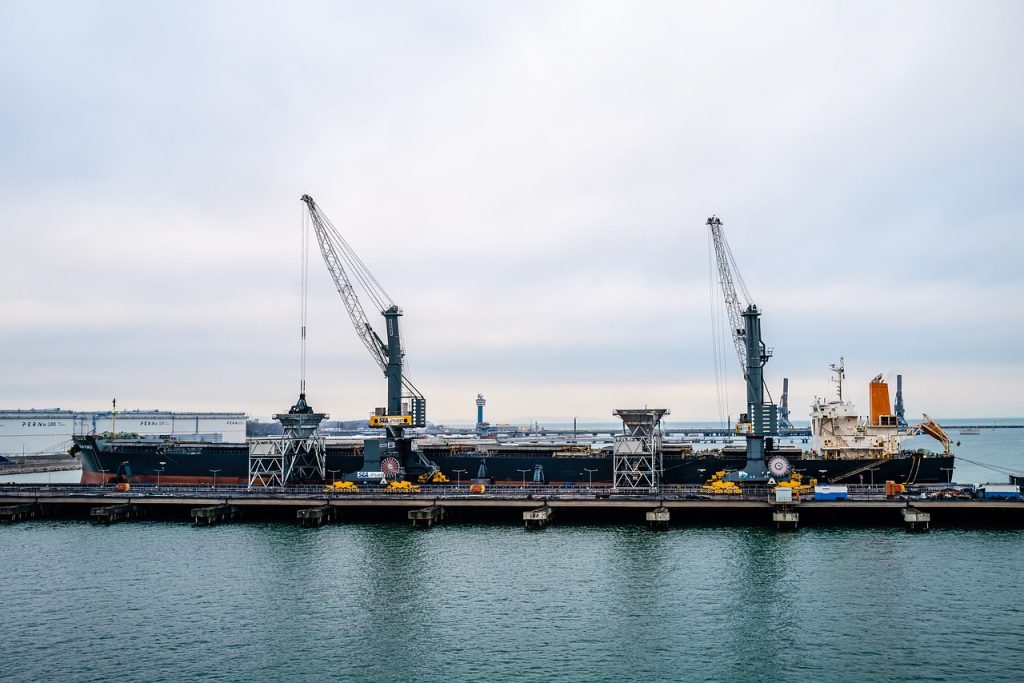 Július óta a megállapodás 24 millió tonna gabona kivitelét és több mint 1600 biztonságos hajóutat tett lehetővé a Fekete-tengeren keresztül, az élelmiszerexport 55%-a pedig a fejlődő országokba irányult