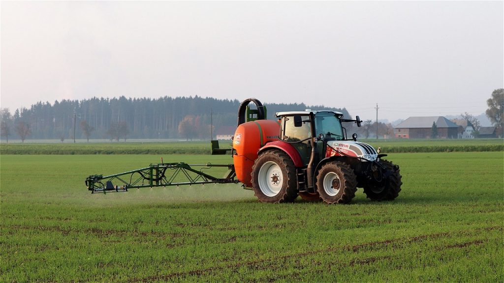 Drasztikusan csökkenenék a növényvédő szerek használatát az EU-s szakértők, a gazdák szerint emiatt hatalmas lesz a hozamcsökkenés
