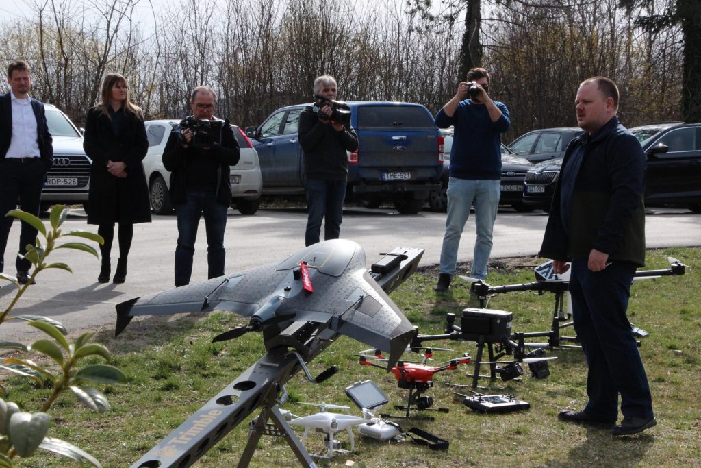 Új jogszabály teszi kötelezővé a drónpilótaképzés elvégzését, Szarvason is tanulható a tudás
