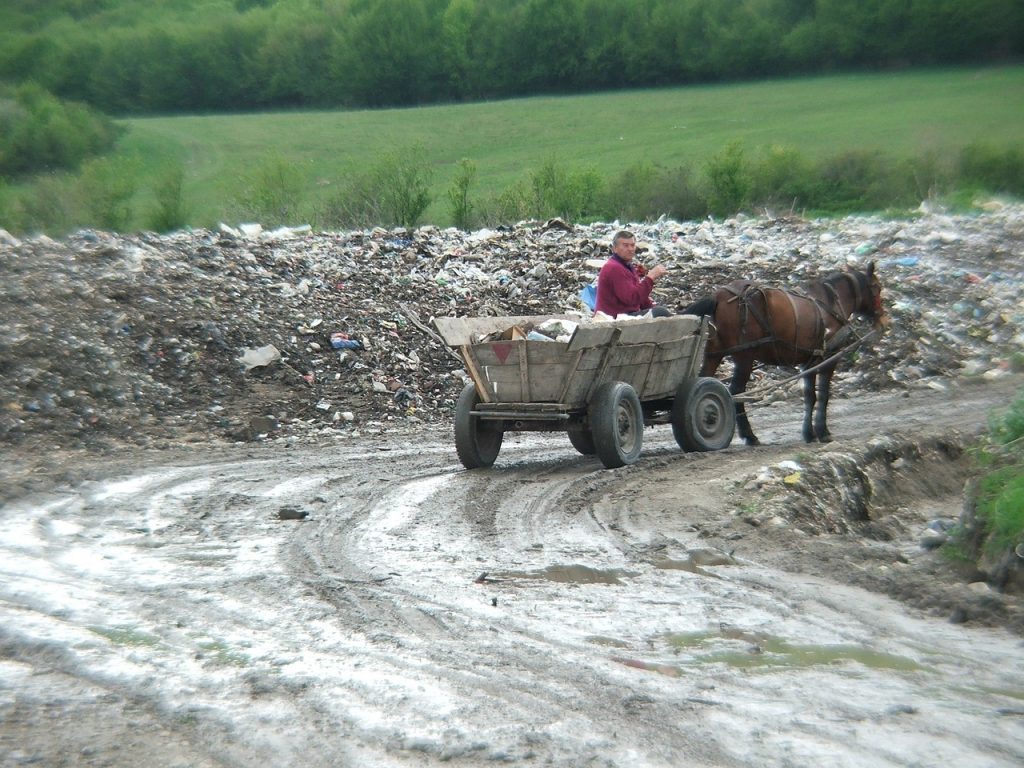 Az Európai Unió Bírósága elmarasztalta Romániát az illegális hulladéktárolók bezárásának elmulasztása miatt, most újabb eljárás folyik az ország ellen