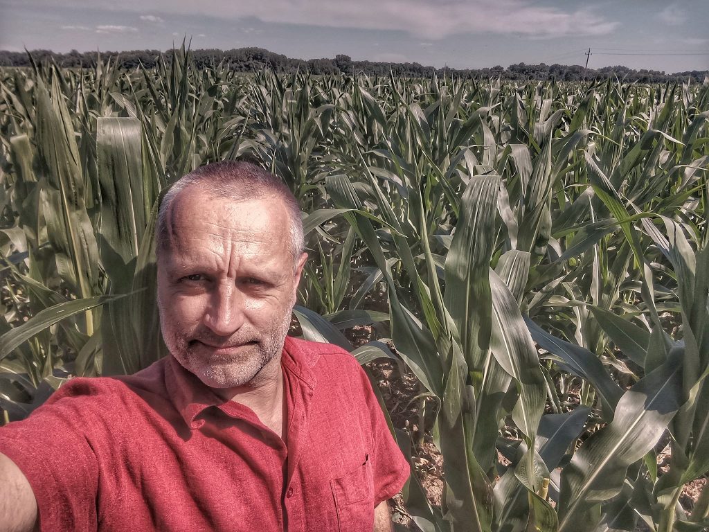 A Talajmegújító Mezőgazdaság egyik legismertebb hazai szakembere, Kökény Attila a no-till technológiáról is részletesen beszélt az interjúban - Fotó: TMMG FB