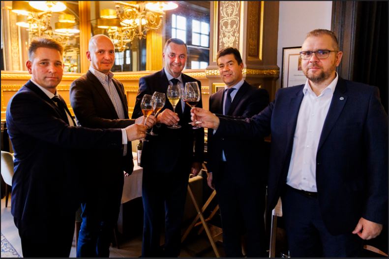 Kiváló borászok koccintása Budapesten, a FELIX Kitchen&Bar egységben