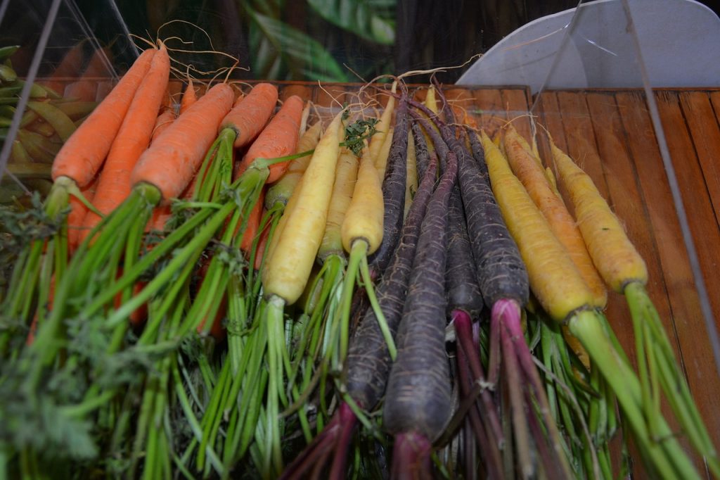 A kiskertben a zsenge zöldségek egy részének leszedése még hasznos is 