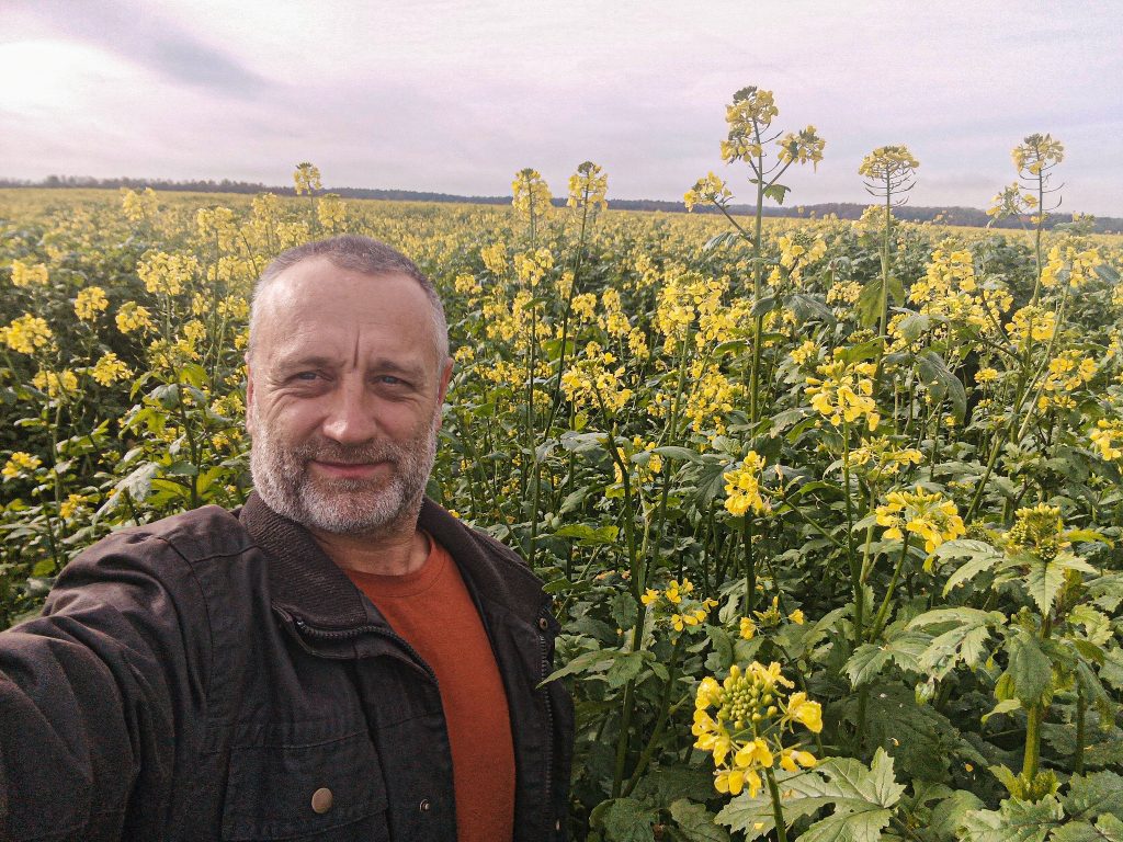 Kökény Attila, a regeneratív mezőgazdaság egyik hazai szakértője a kapcsolódó gyakorlatokról beszélt - Fotó: FB, TMG REAG - Talajmegújító Gazdák Egyesülete